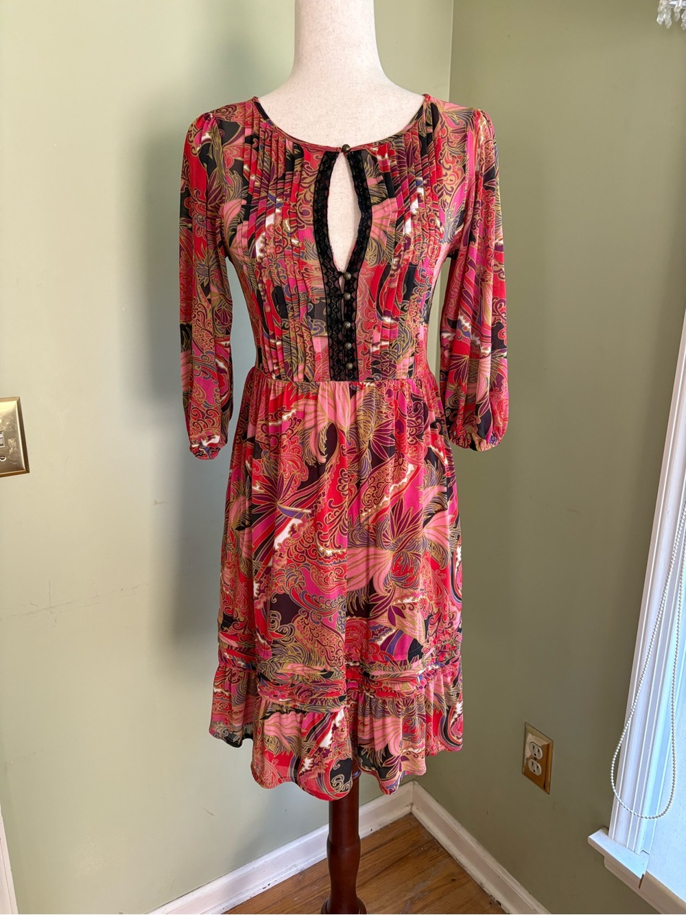 MNG by Mango Suit pink printed peasant style dress. Paisley Boho w/keyhole Sz S.